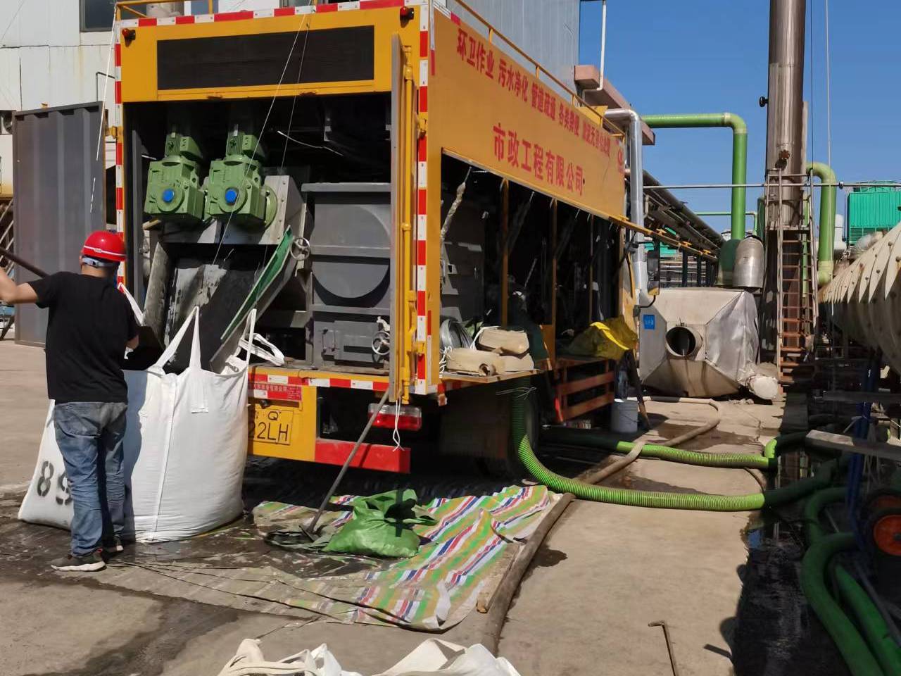 济源淤泥压干处理